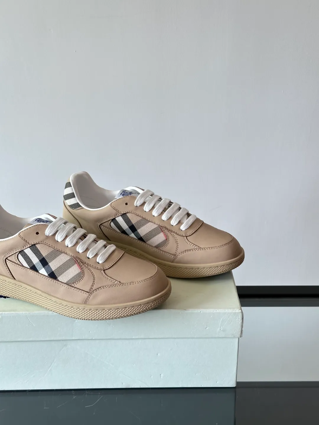 Men's shoes 💰p420 "Burberr＊" men's classic low-top sneakers, reinterpreted with Vintage retro plaid cotton and cowhide materials, decorated with a new brand logo. First-layer sheepskin lining, embossed Burberry lettering logo on the heel, T men's shoes 💰pU original outsole! Code number 38-44 (45 customized)